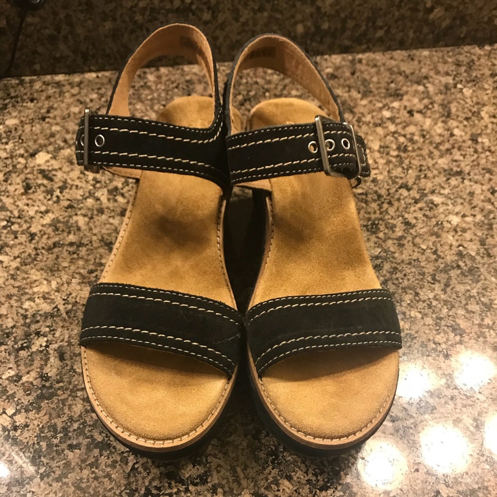 Clarks black aisley orchid suede sandal.